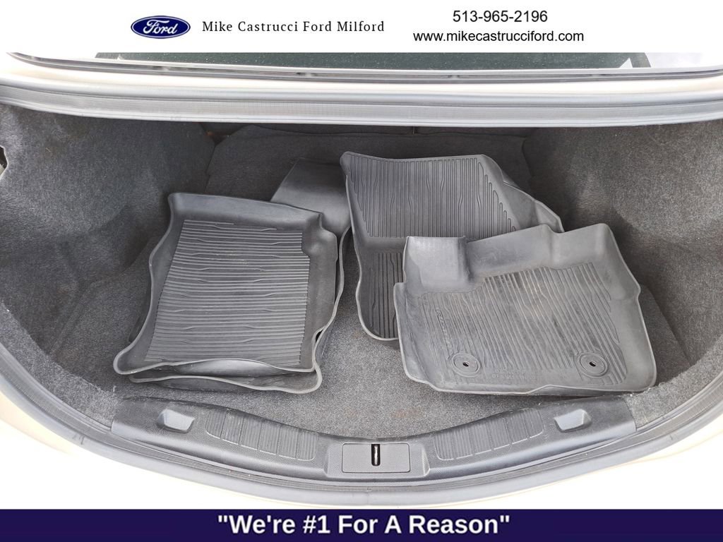 Used 2017 Ford Fusion SE w/ Fusion SE Technology Package image 27