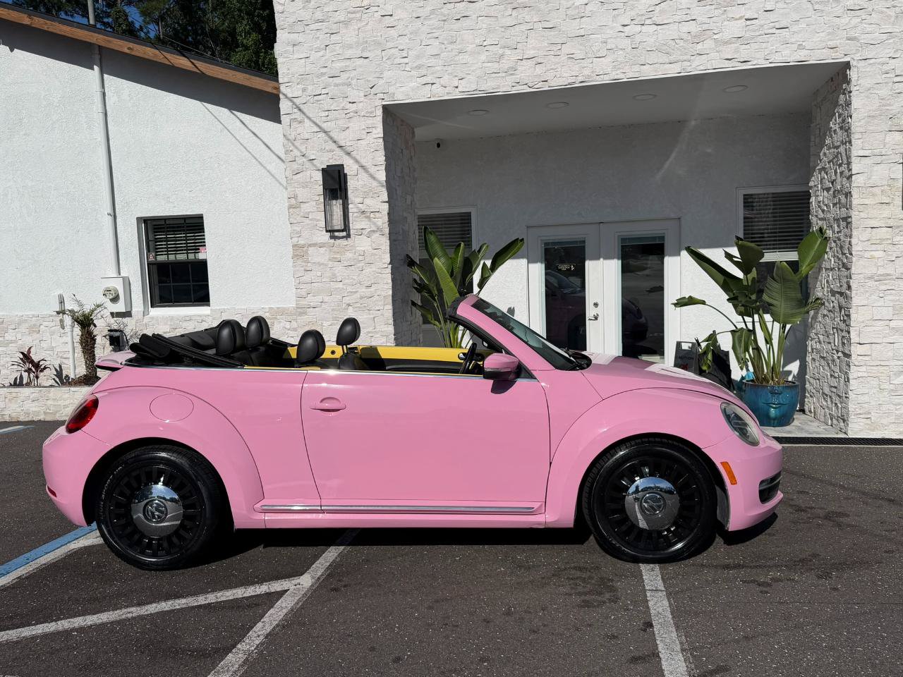 Used 2014 Volkswagen Beetle 1.8T FWD image 17