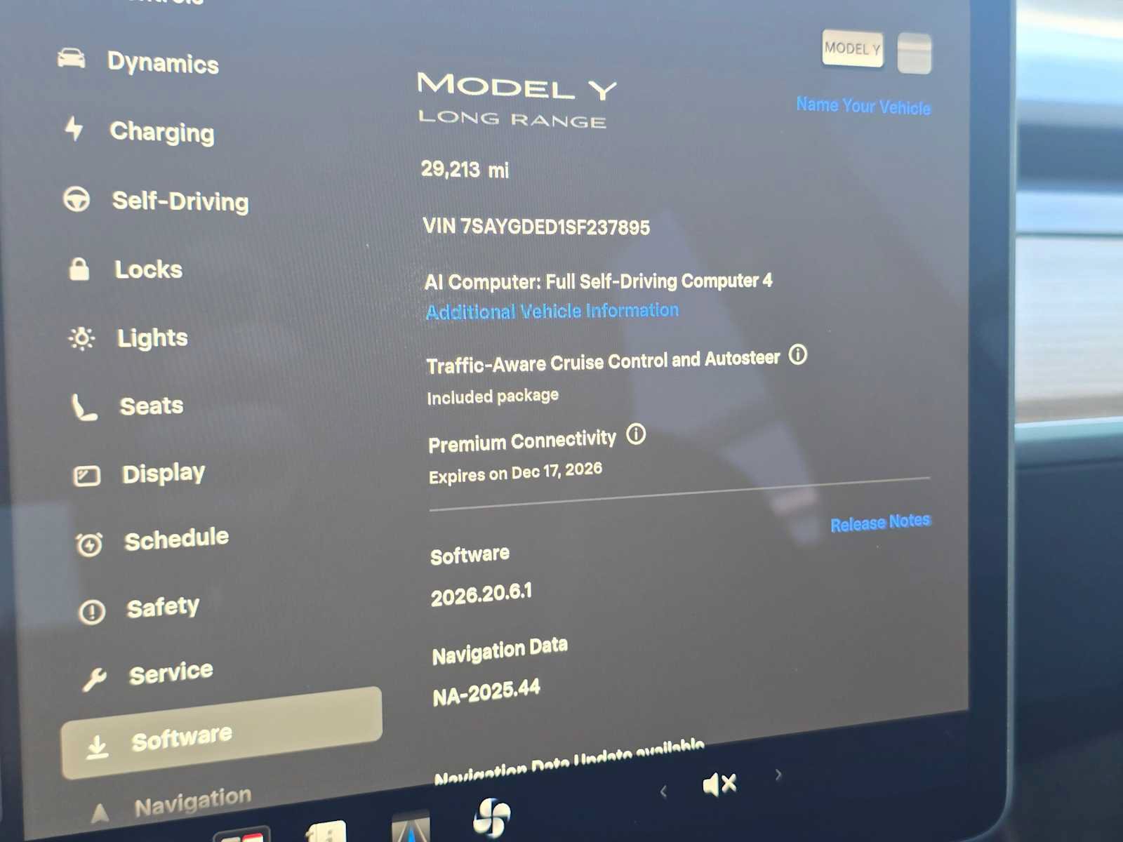 Used 2025 Tesla Model Y Long Range RWD image 29
