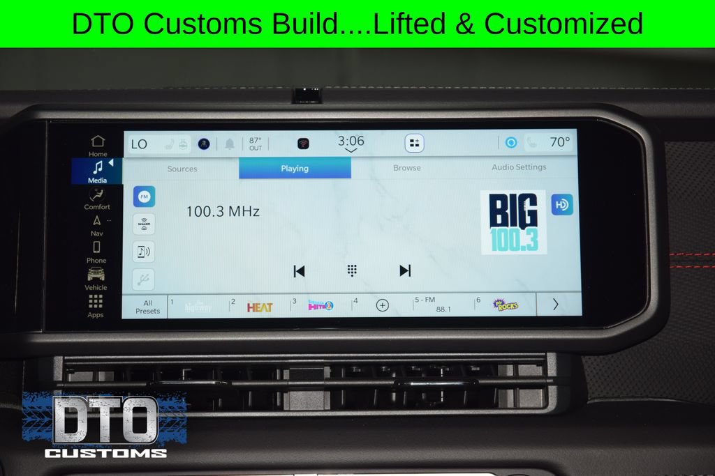 Used 2025 Jeep Gladiator Rubicon w/ Safety Group AWD/4WD image 34