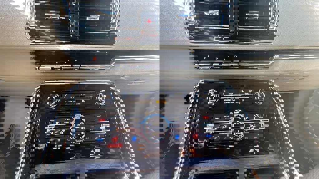 Used 2020 Lincoln Navigator Reserve w/ Luxury Package image 25