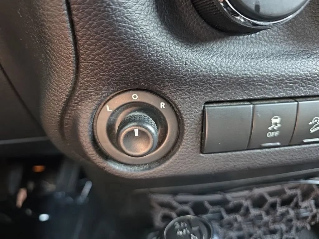 Used 2017 Jeep Wrangler Unlimited Sport w/ Quick Order Package 24S AWD/4WD image 28