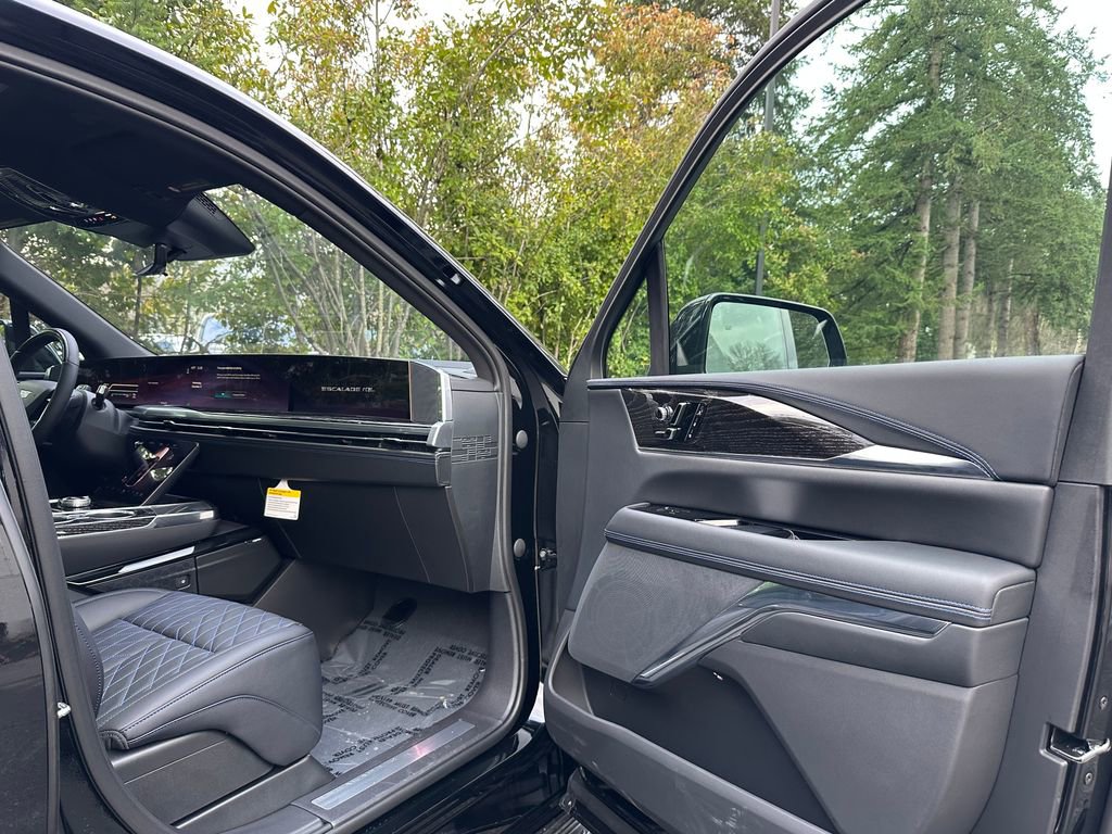 New 2026 Cadillac Escalade IQL Luxury AWD/4WD image 11