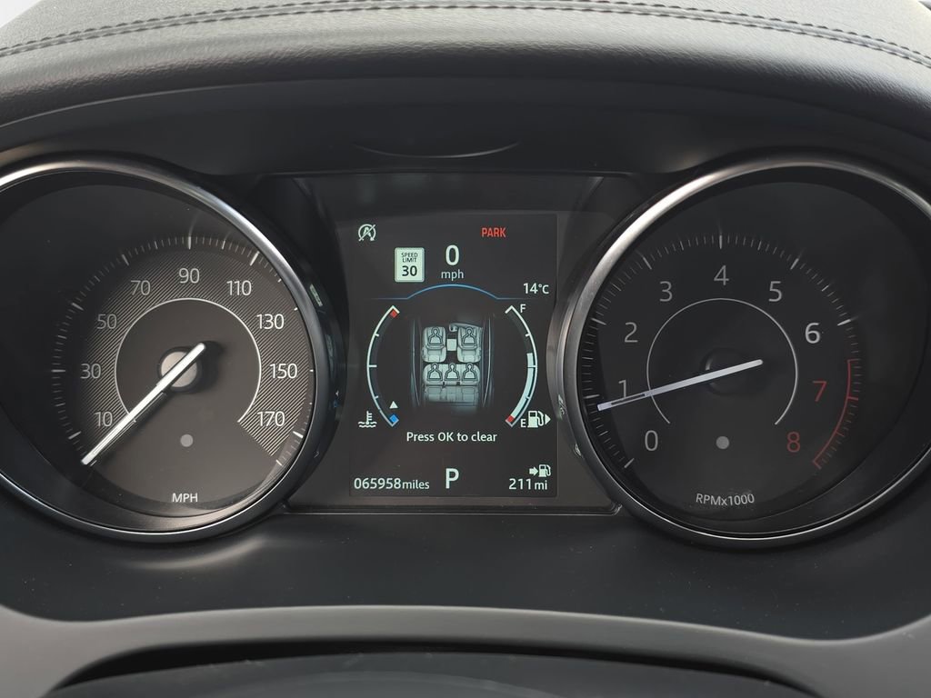 Used 2019 Jaguar E-PACE SE image 22