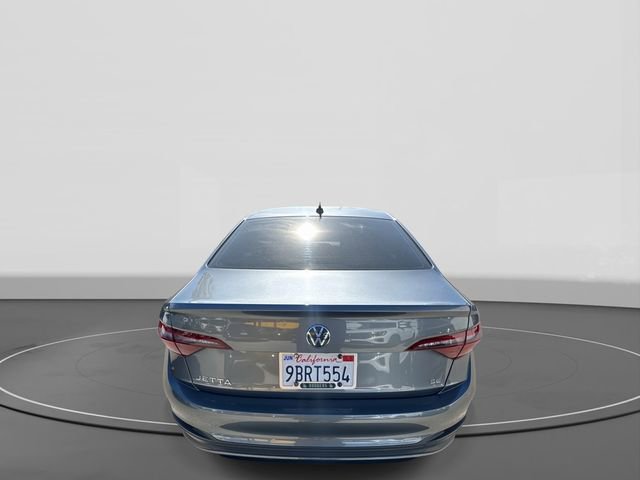 Certified 2022 Volkswagen Jetta SE image 4