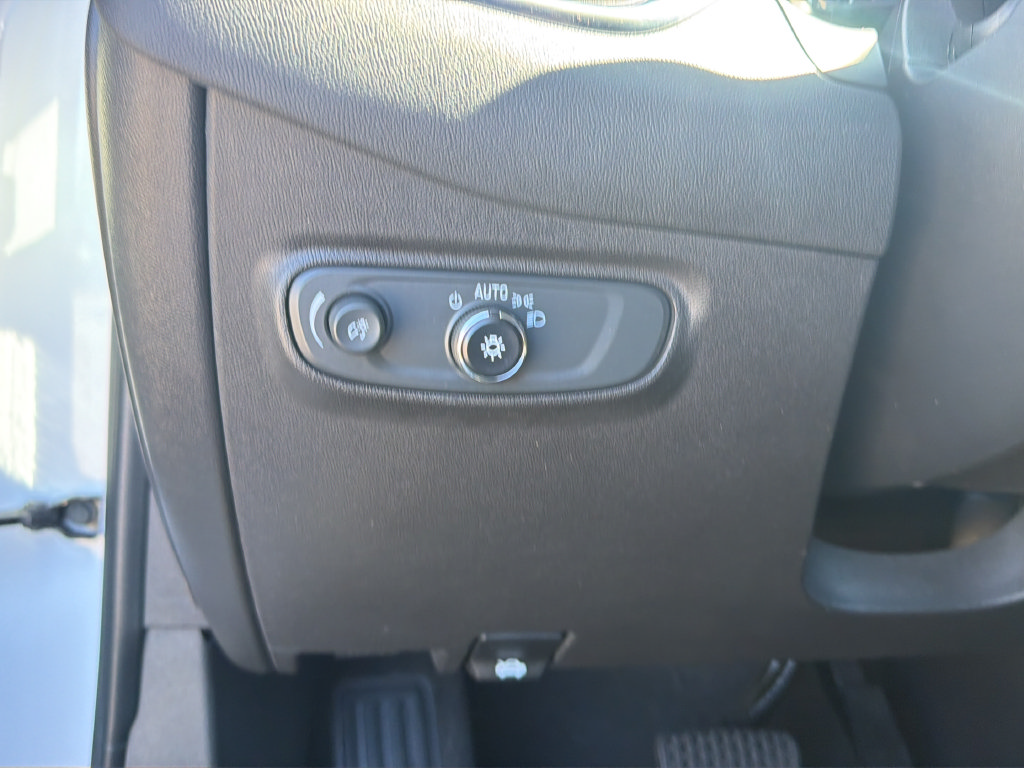 Used 2023 Chevrolet Equinox LT FWD image 21
