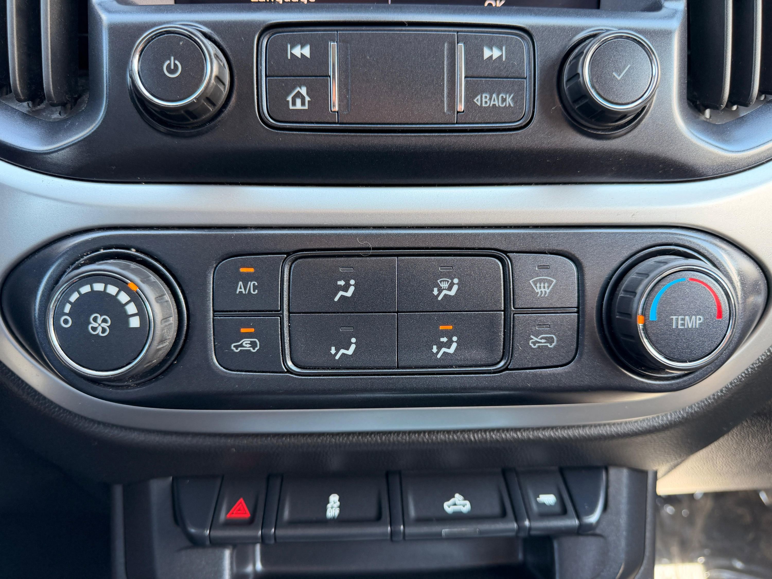 Used 2020 Chevrolet Colorado LT AWD/4WD image 38