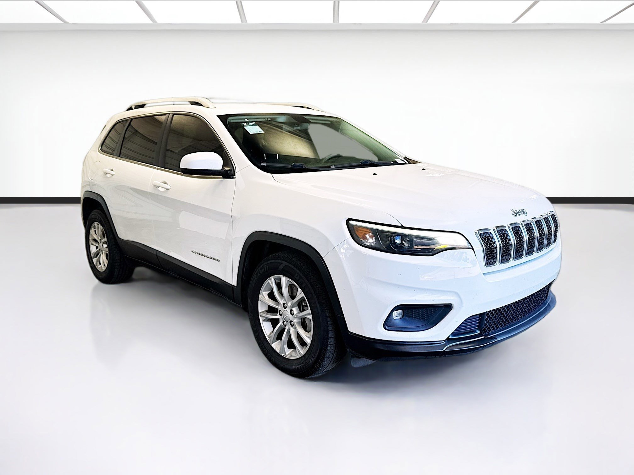 Used 2019 Jeep Cherokee Latitude w/ Popular Appearance Group image 3