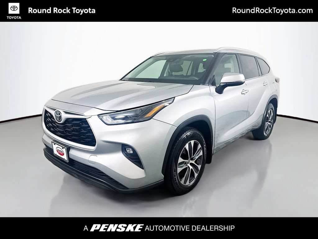 Certified 2024 Toyota Highlander XLE AWD/4WD image 1