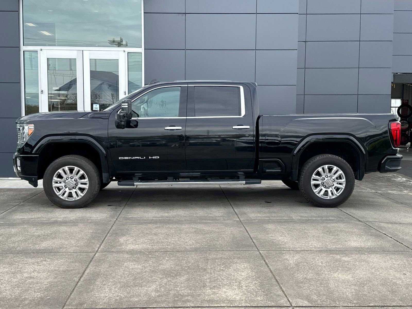 Used 2020 GMC Sierra 3500 Denali w/ Denali Ultimate Package image 6