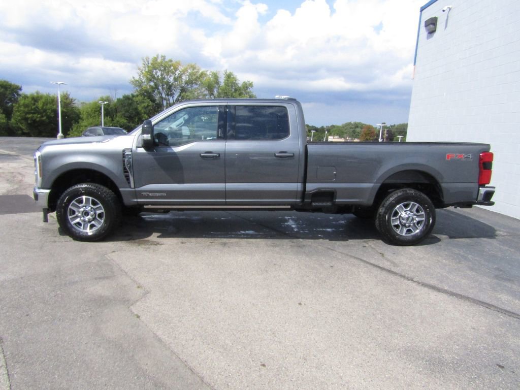 New 2026 Ford F350 Lariat w/ FX4 Off-Road Package image 2