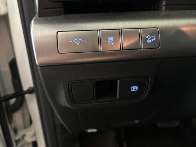 Used 2024 Hyundai Kona SEL AWD/4WD image 15