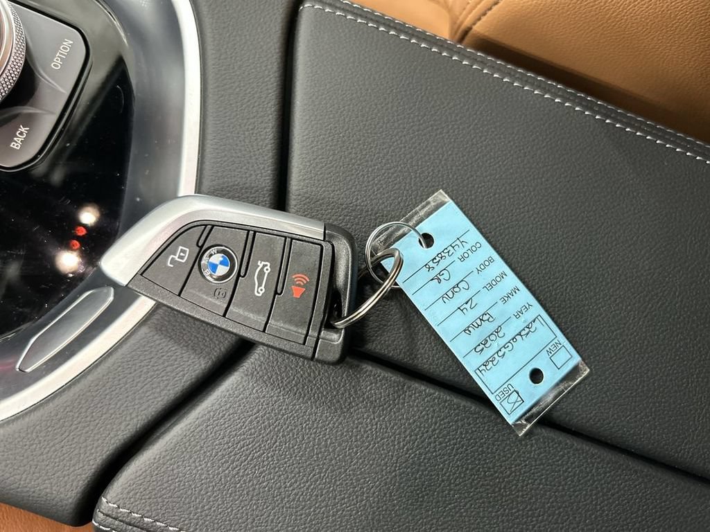 Used 2025 BMW Z4 M40i w/ Edition RWD image 12