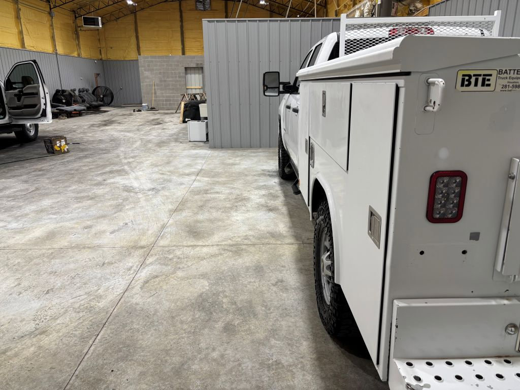 Used 2018 Chevrolet Silverado 2500 W/T w/ Snow Plow Prep Package image 9