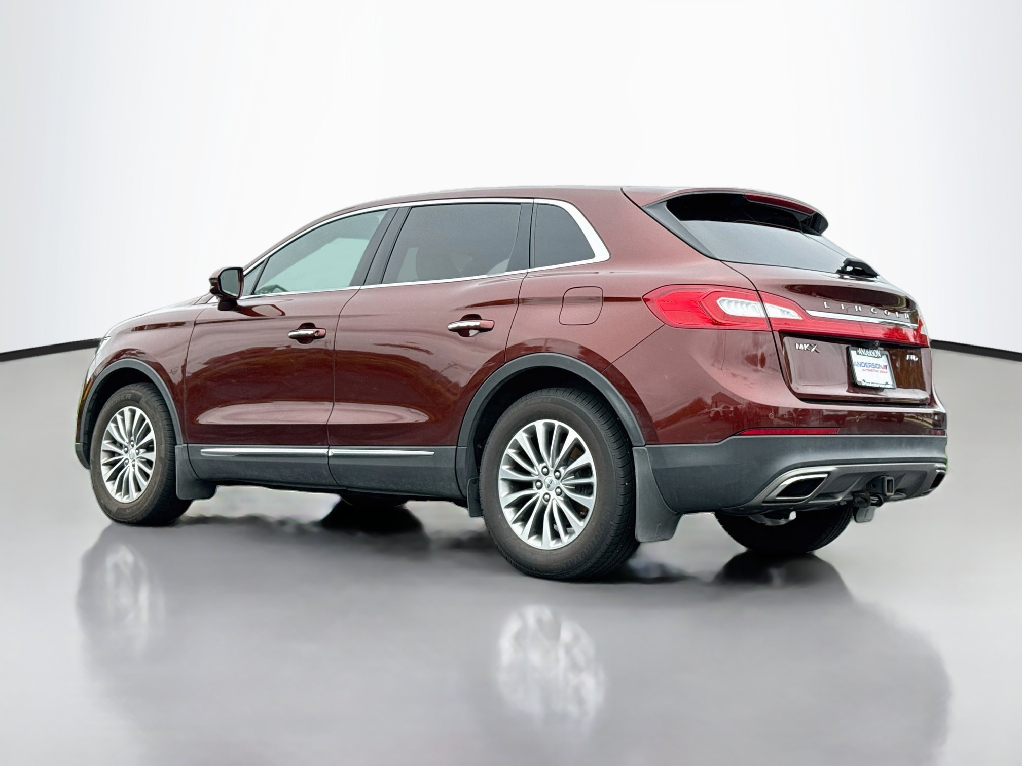 Used 2016 Lincoln MKX Select w/ Select Plus Package AWD/4WD image 5