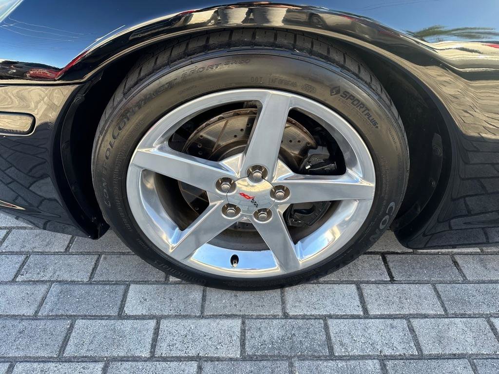 Used 2010 Chevrolet Corvette Coupe w/ 1LT image 27