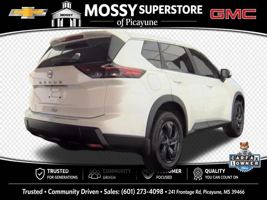 Used 2026 Nissan Rogue SV FWD image 4
