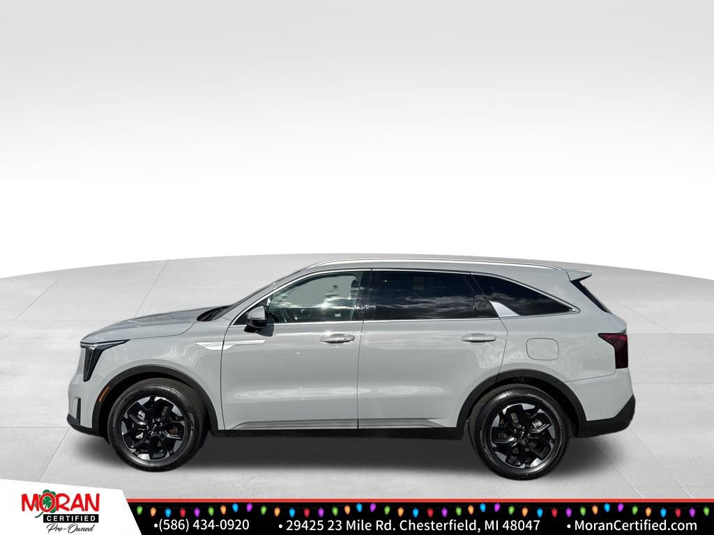 Used 2025 Kia Sorento S image 2