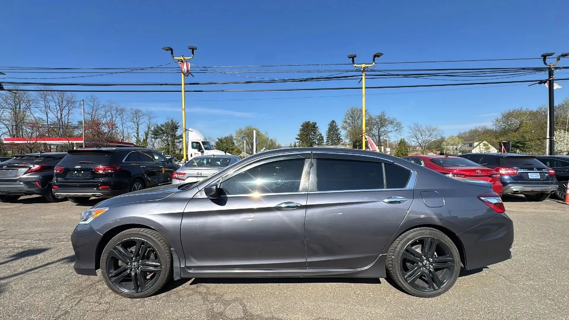 Used 2017 Honda Accord Sport Special Edition image 8