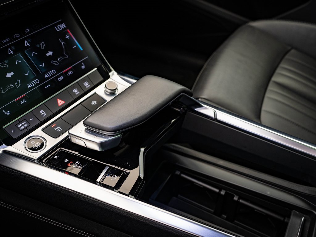Used 2022 Audi e-tron Premium w/ Convenience Plus Package image 32
