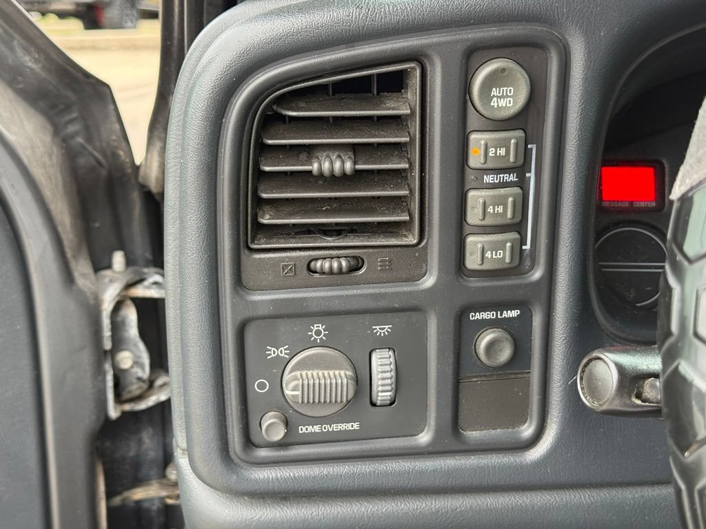 Used 2001 Chevrolet Silverado 1500 LS w/ Off-Road Chassis Pkg AWD/4WD image 17