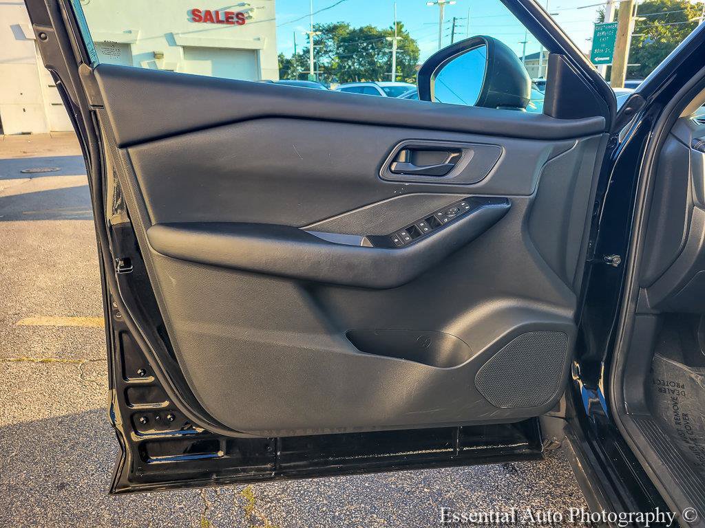 Used 2024 Nissan Rogue S AWD/4WD image 22