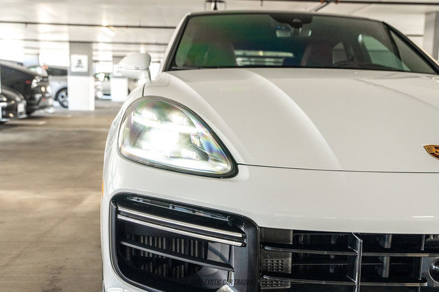 Used 2023 Porsche Cayenne Turbo AWD/4WD image 60