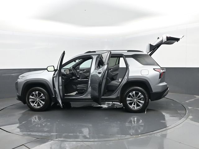 Used 2025 Chevrolet Equinox LT w/ Convenience Package II image 33