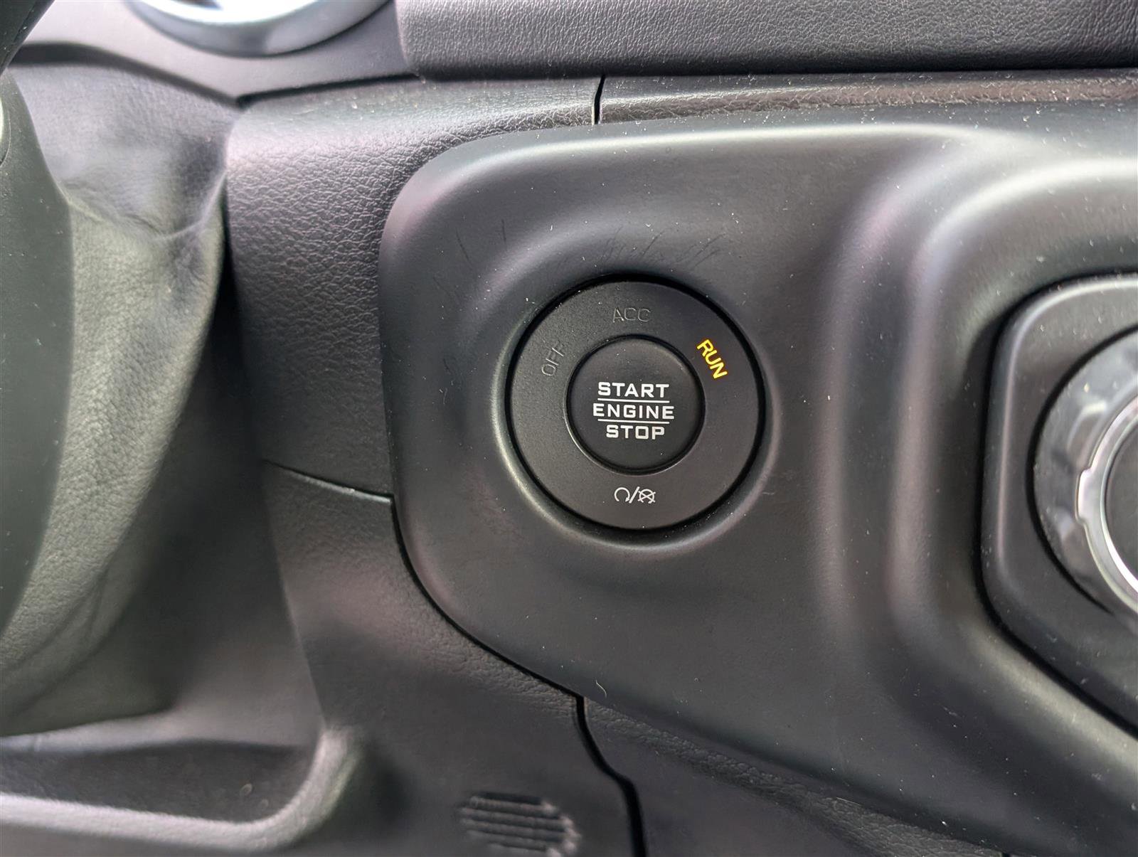 Used 2020 Jeep Gladiator Overland image 22