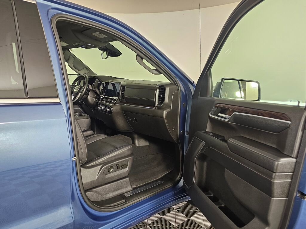Used 2024 GMC Sierra 1500 SLT image 38