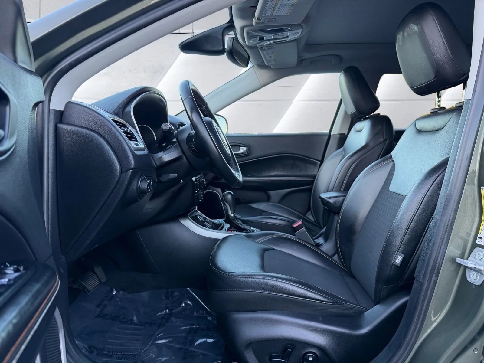 Used 2018 Jeep Compass Latitude w/ Popular Equipment Group image 9