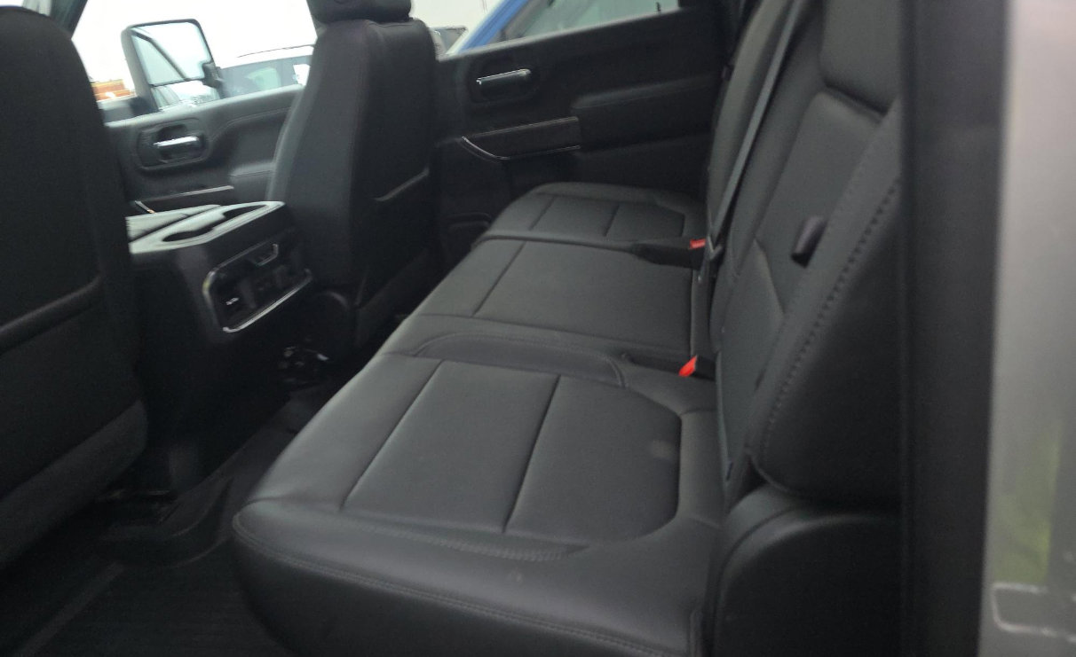 Used 2020 Chevrolet Silverado 2500 LTZ w/ LTZ Plus Package image 15