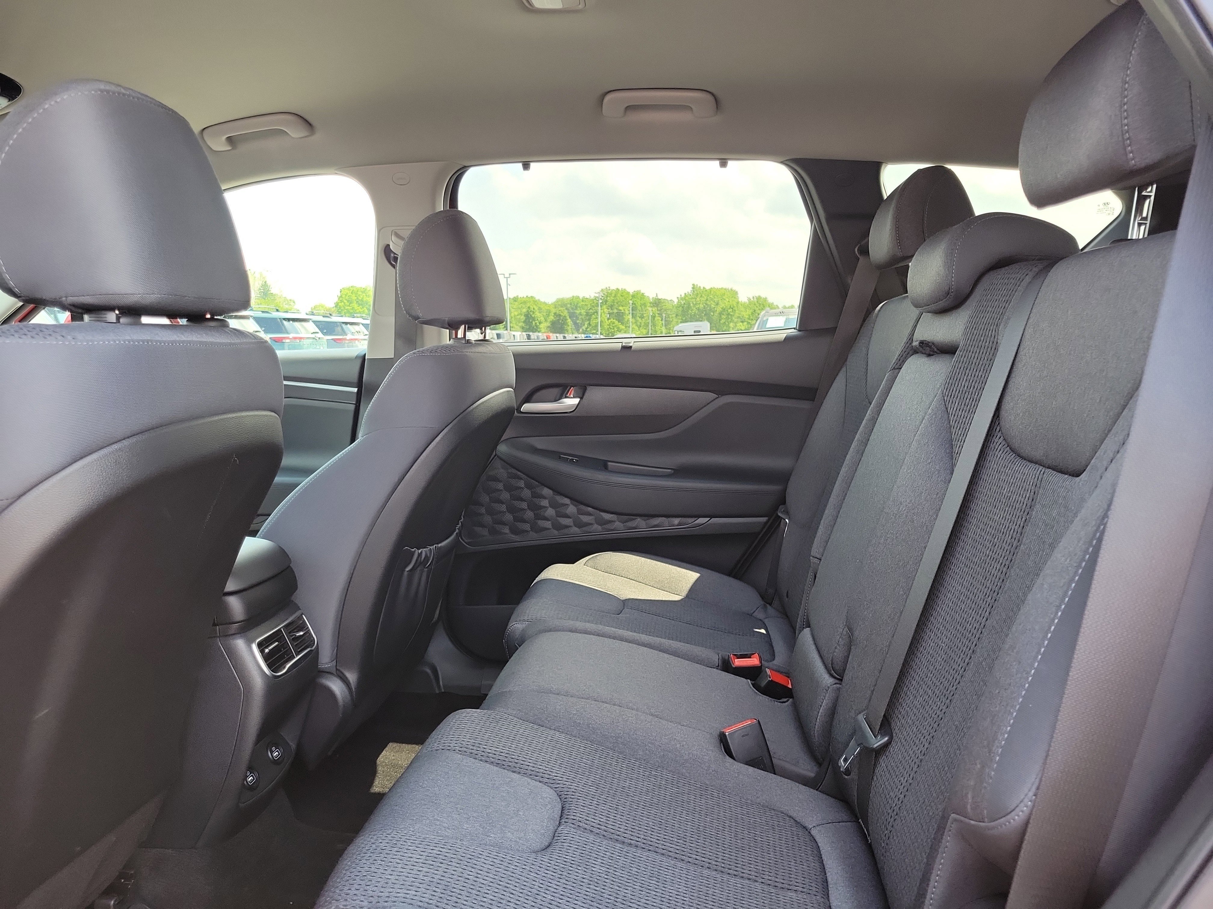 Used 2021 Hyundai Santa Fe SEL w/ Convenience Package FWD image 11