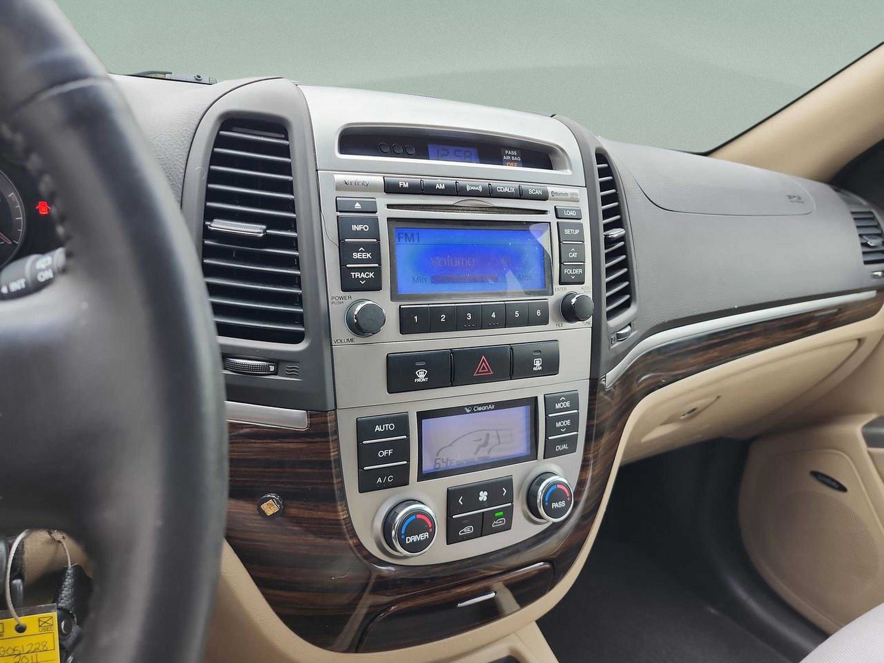 Used 2011 Hyundai Santa Fe Limited image 11