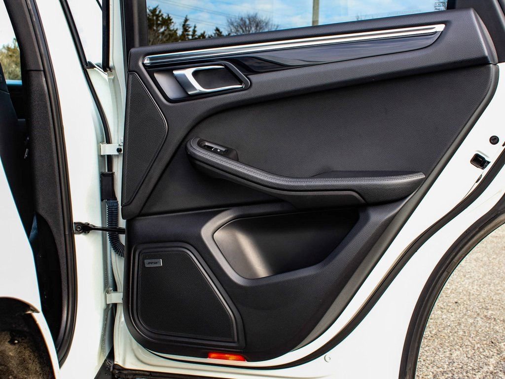 Used 2020 Porsche Macan image 12