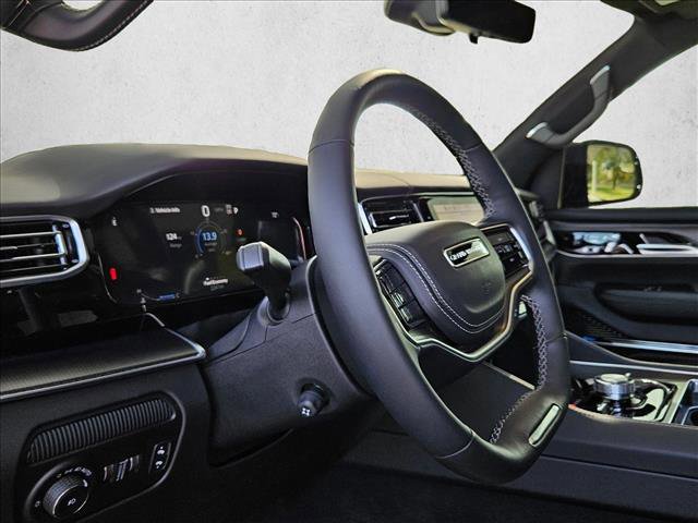 Used 2025 Jeep Grand Wagoneer L Series II Obsidian w/ Quick Order Packagew 28T image 9