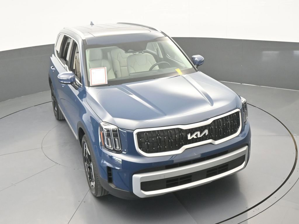 Used 2025 Kia Telluride EX w/ EX Captain's Chair Package image 60