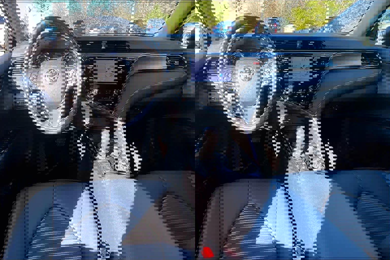 Used 2020 Toyota Camry SE image 15