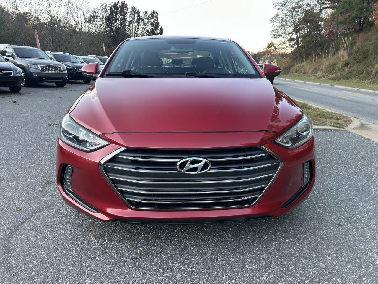 Used 2017 Hyundai Elantra Limited image 10