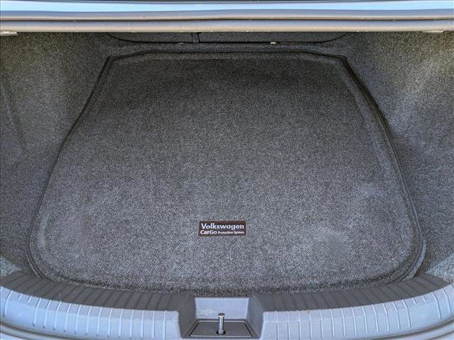 Used 2020 Volkswagen Jetta SEL Premium image 6