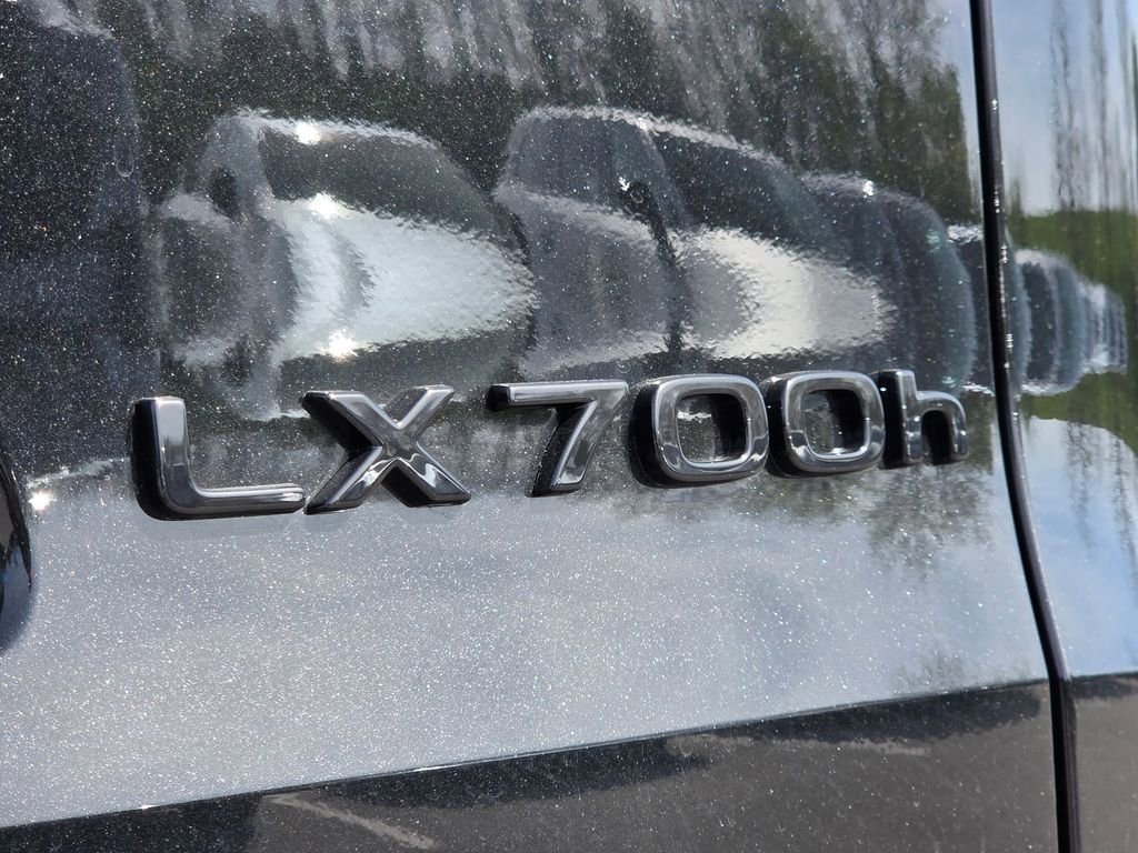New 2026 Lexus LX 700h Luxury image 29