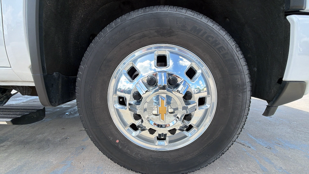 Certified 2024 Chevrolet Silverado 3500 High Country w/ High Country Premium Package AWD/4WD image 40