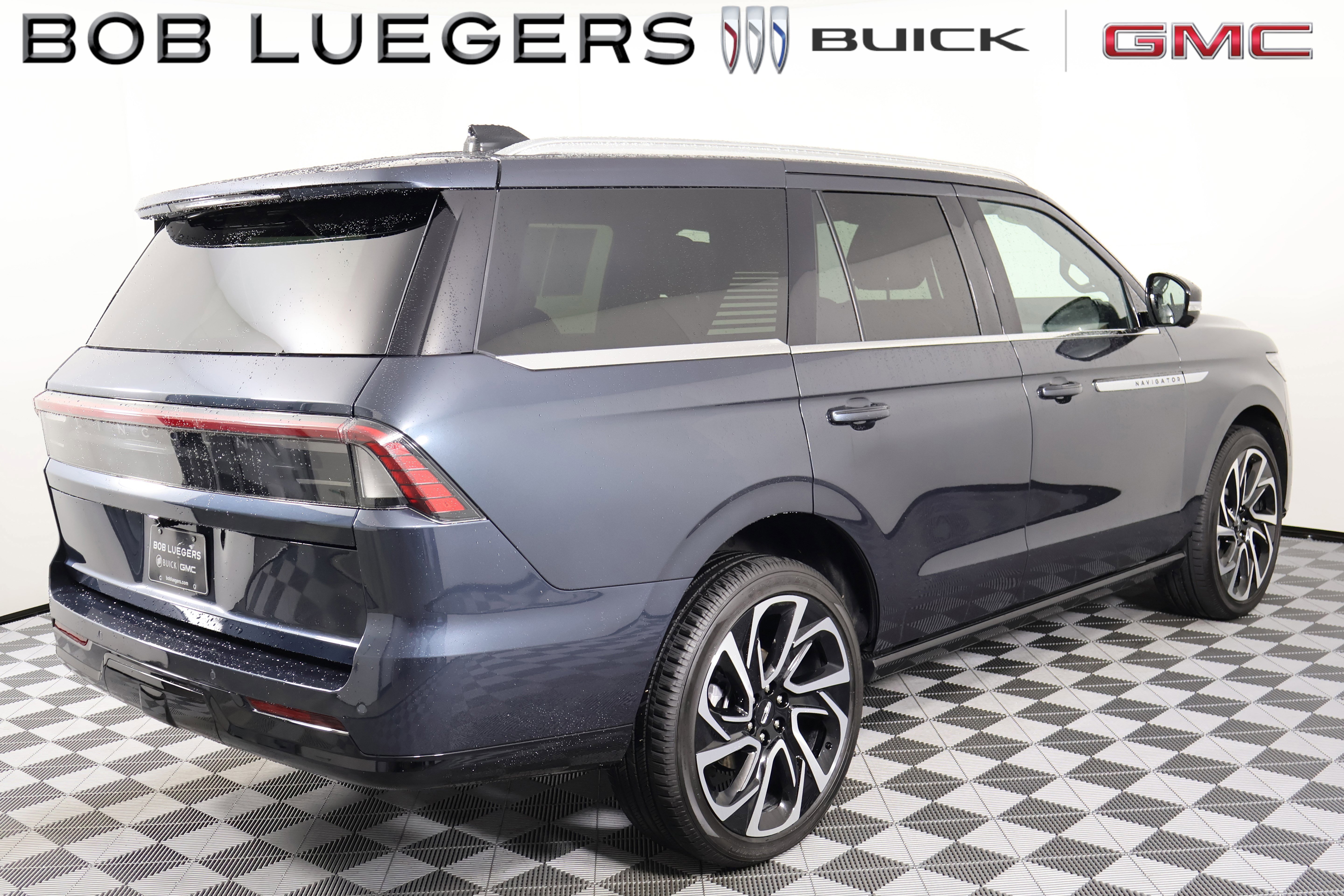 Used 2026 Lincoln Navigator Reserve AWD/4WD image 6