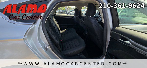 Used 2017 Ford Fusion SE image 21