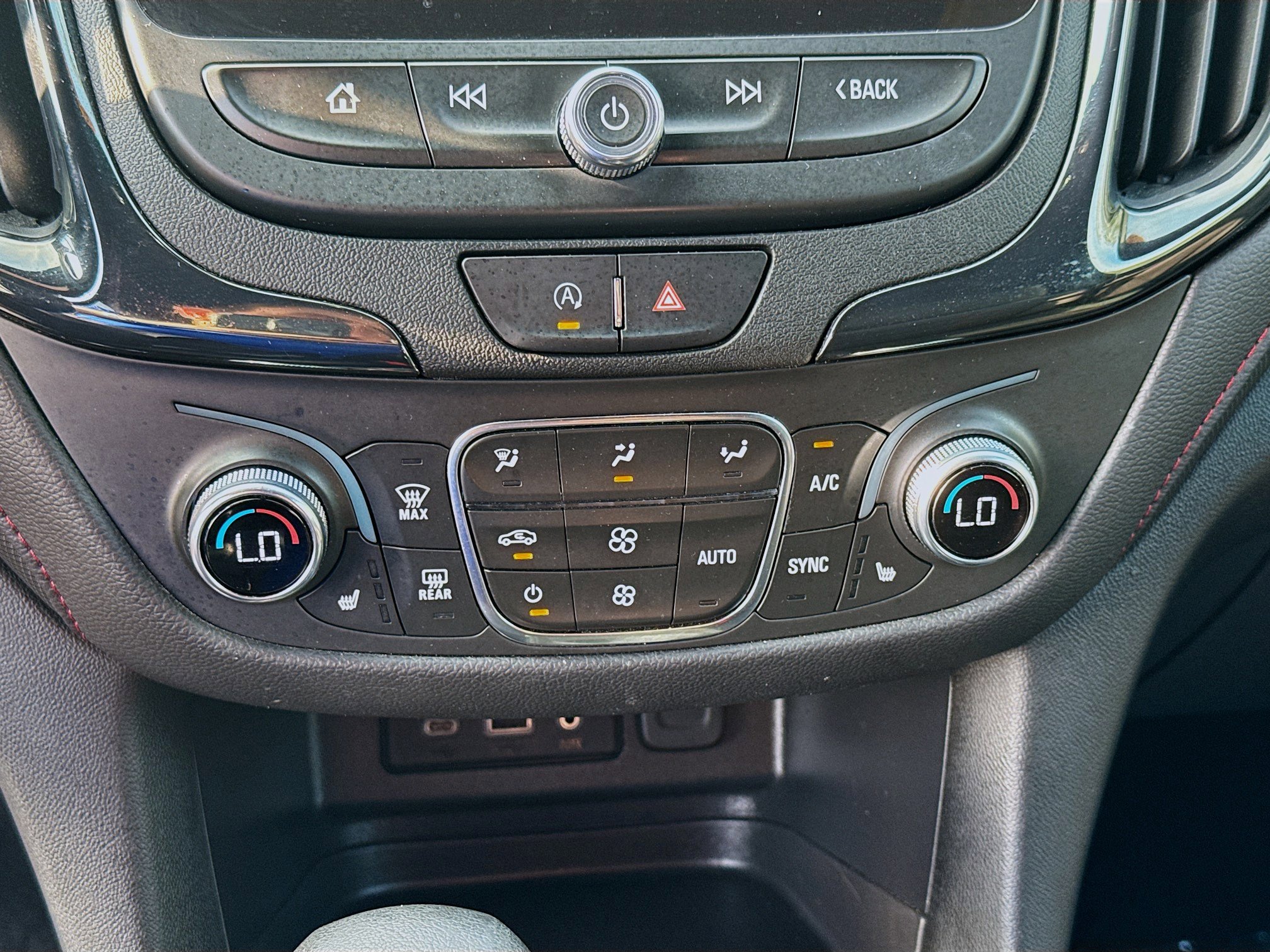 Used 2022 Chevrolet Equinox RS w/ Infotainment Package image 14