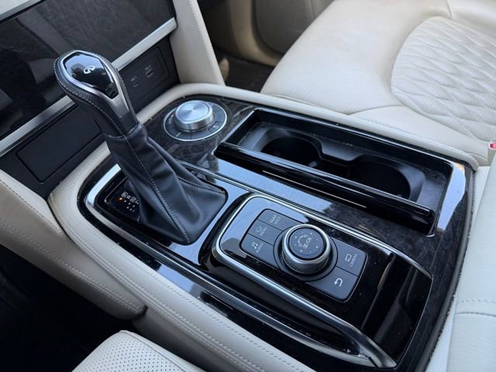 Certified 2024 INFINITI QX80 Sensory w/ Cargo Package AWD/4WD image 18