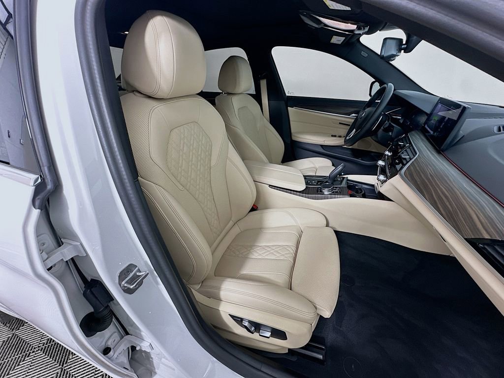 Certified 2023 BMW 530i w/ Convenience Package image 29