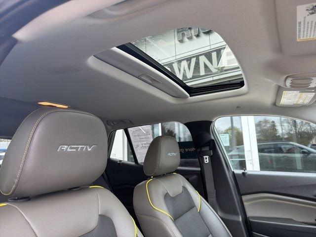 Certified 2025 Chevrolet Trax ACTIV w/ Sunroof Package FWD image 17