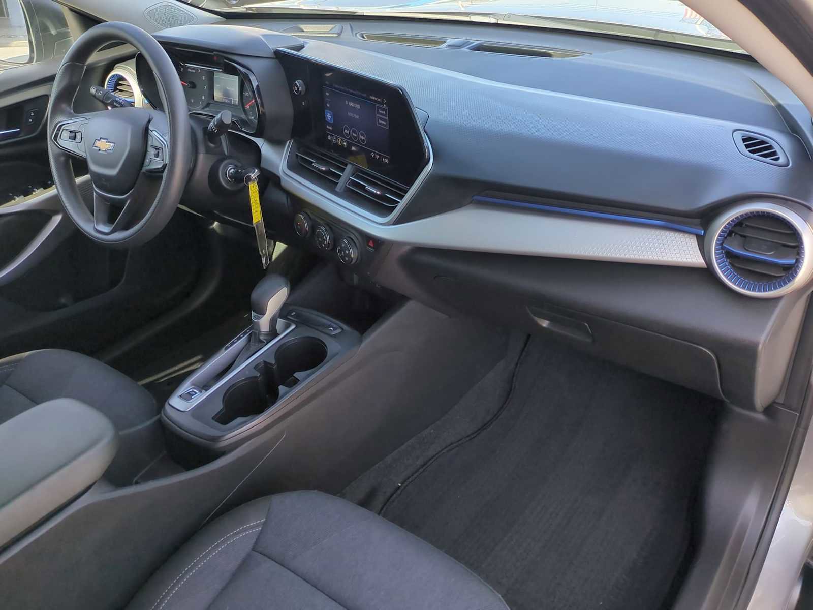 Used 2024 Chevrolet Trax LS image 28