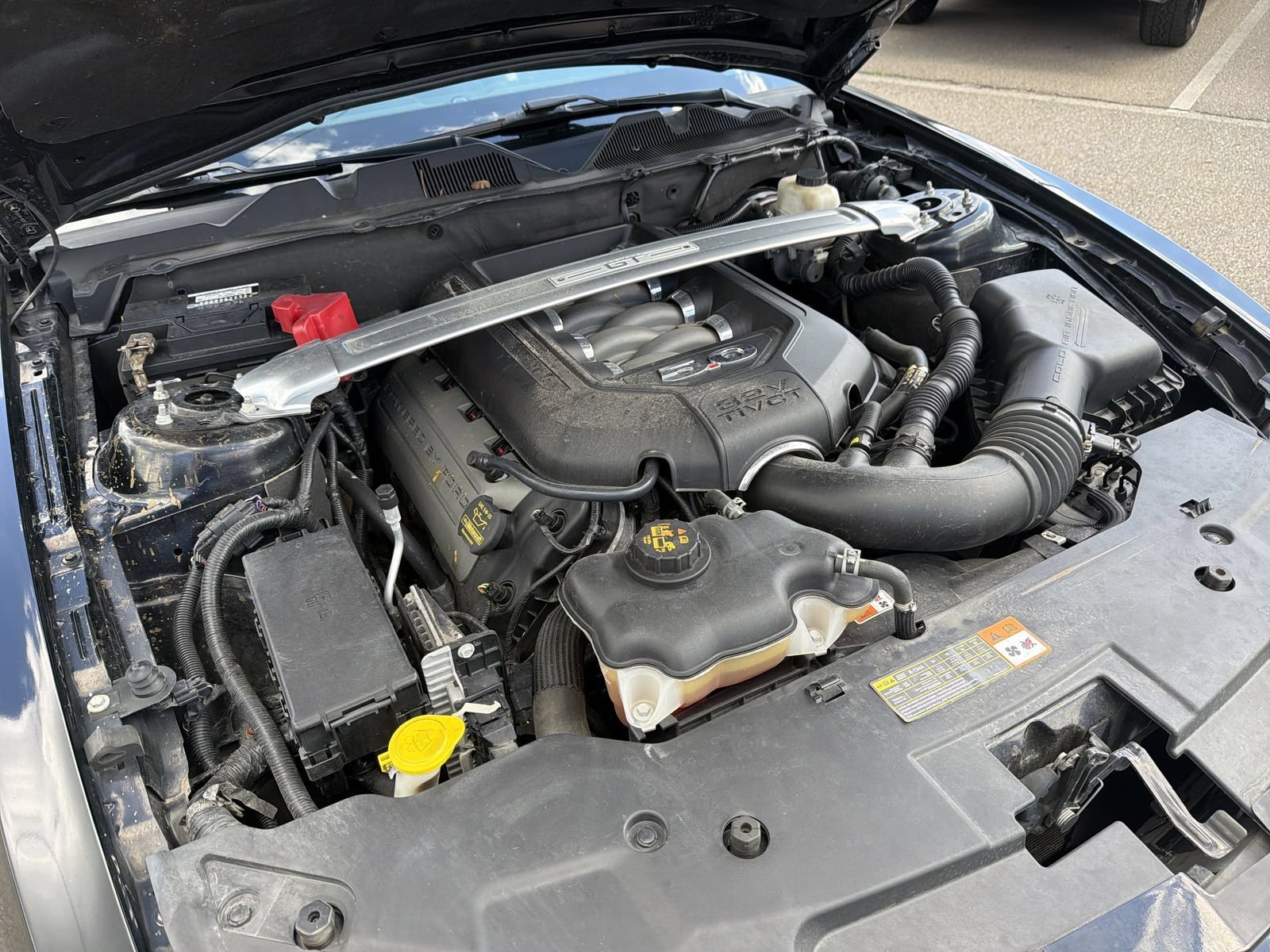 Used 2012 Ford Mustang GT Premium w/ Electronics Pkg RWD image 18